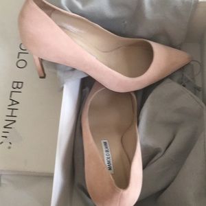 Manolo Blahnik light pink suede pumps